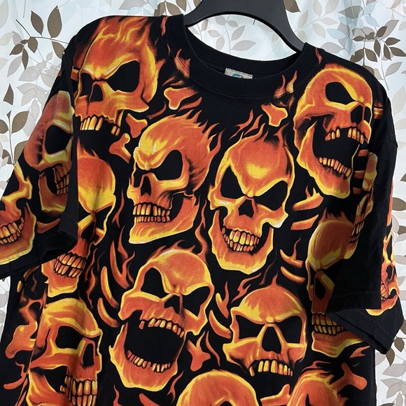 Rare Vtg 2006 Liquid Red-Skull Pile Flames -T-Shirt Excellent Sz XL